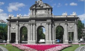 Puerta de Alcalá parte frontal