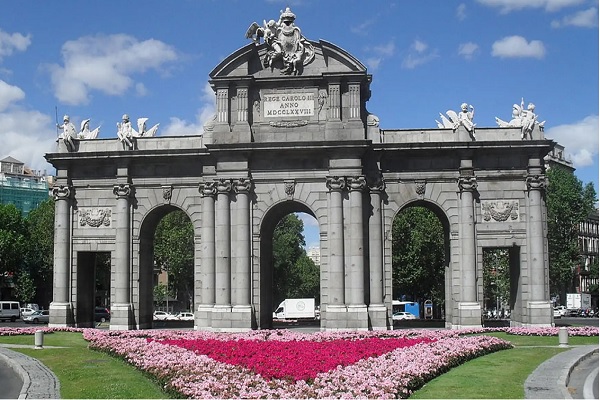 Puerta de Alcalá parte frontal